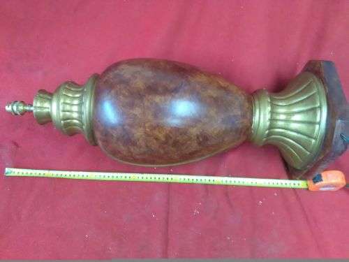 LARGE TABLE LAMP WITHOUT SHADE