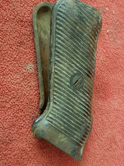 WW2 GERMAN MP40 MACHINE GUN GRIPS