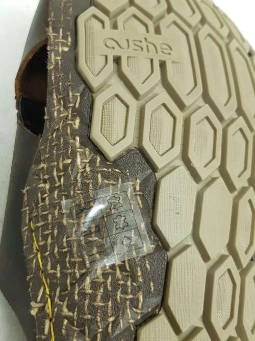 CUSHE MANUKA WRAP THONG SANDALS MENS SIZE 8