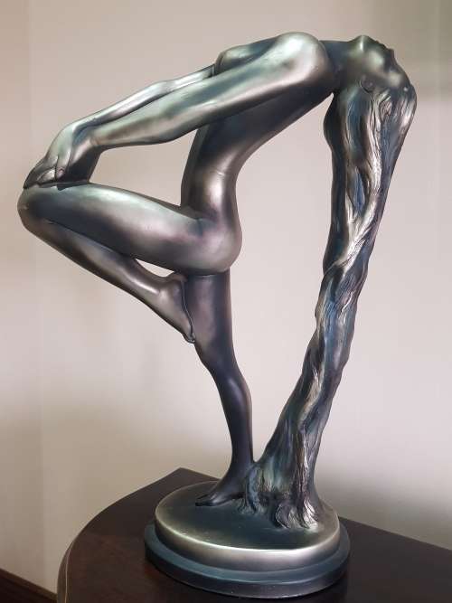 FEMALE NUDE STATUE