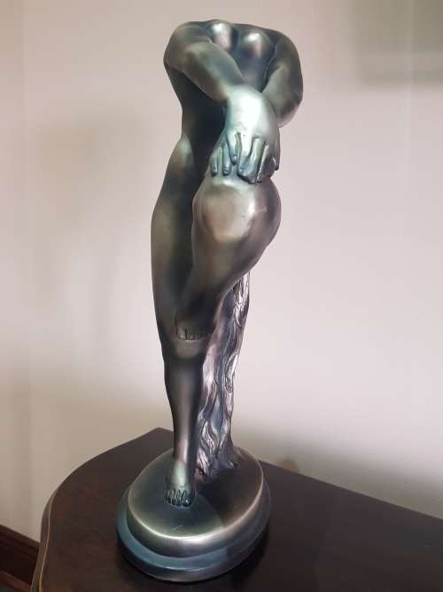 FEMALE NUDE STATUE