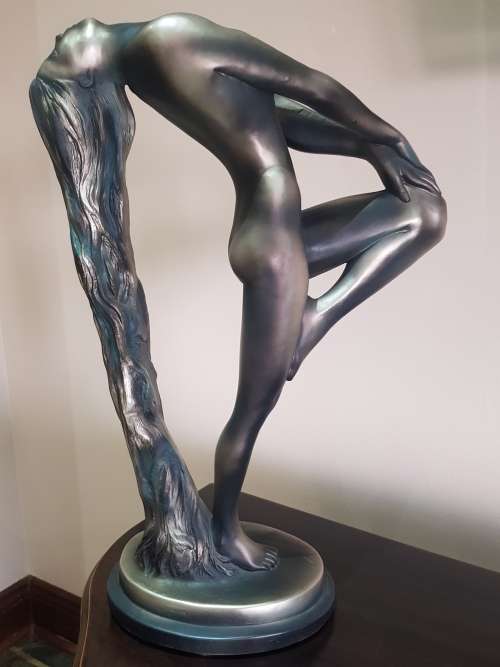 FEMALE NUDE STATUE