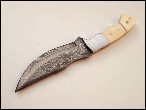 DAMASCUS STEEL, CAMEL BONE HANDLE HUNTING KNIFE 4.5" BLADE & LEATHER SCABBARD - FREE POSTAGE !!