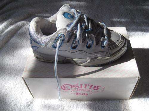 NEW OSIRIS SKATING SHOES IN BOX