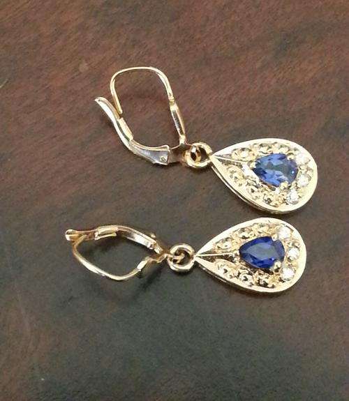 Beautiful earrings with saphires