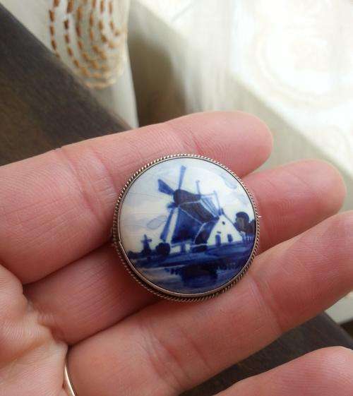 Delft original silver brooch