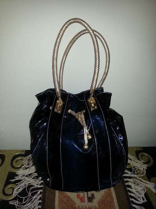 BARGAIN!! Stunning faux blue leather trendy handbag!