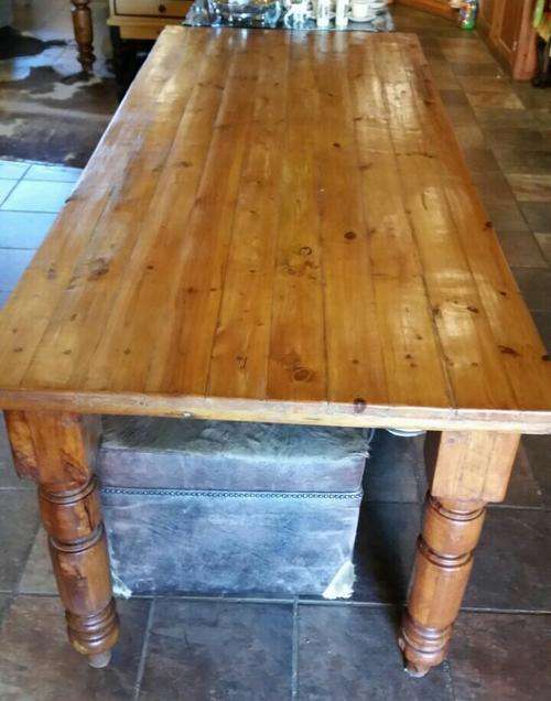 URGENT SALE!!  REDUCED!! WOW!! Stunning antique oregon pine 8-10 seater table (2)
