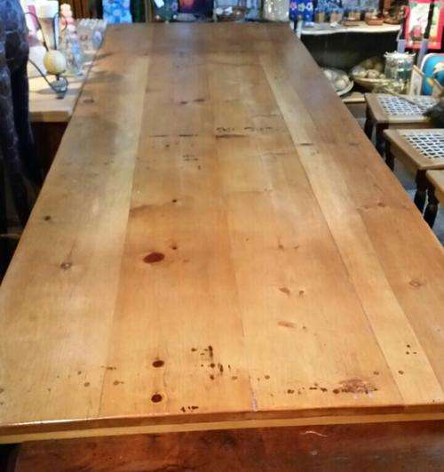 URGENT SALE !! REDUCED!! WOW!! HUGE antique oregon pine 12-14 seater table (3)