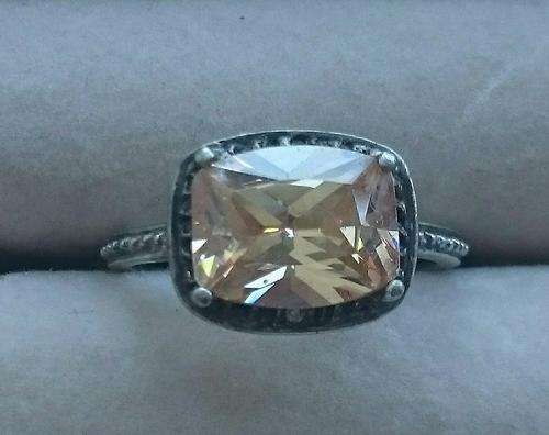Beautiful topaz 925 silver ring