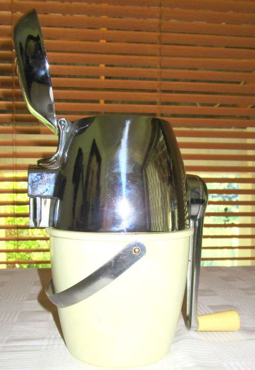 Vintage-Mid-Century-Ice-O-Mat-Bucketeer-by-Rival-Craft-Cocktail-Ice-C