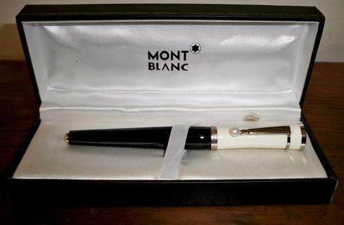 A fine fountain Pen.