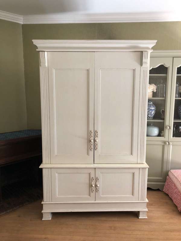 Large Solid Wood Wardrobe or TV unit *Weylandts*