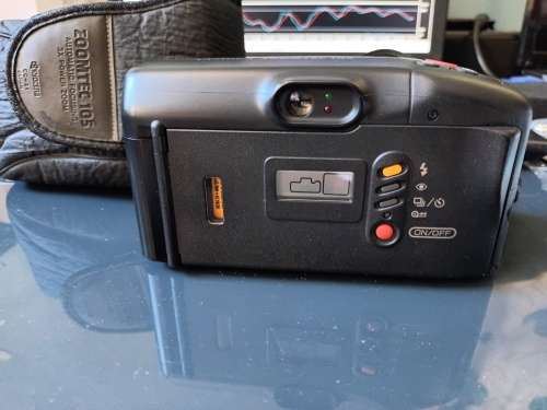 Yashica Zoomtec 105 - Vintage Film - 35mm Point & Shoot Camera