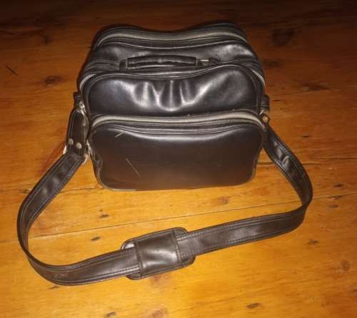 VINTAGE 1980s Camera Bag Leather with Strap Taiwan Black