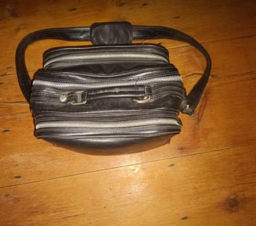 VINTAGE 1980s Camera Bag Leather with Strap Taiwan Black