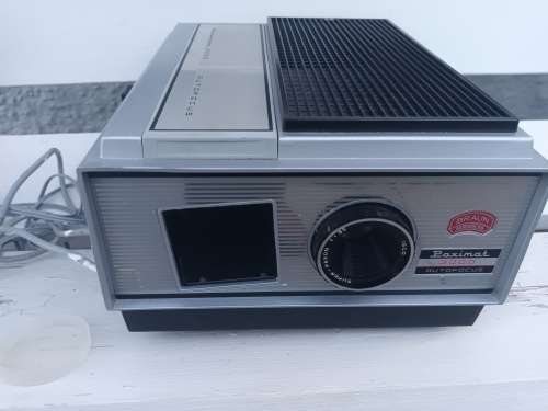 VINTAGE BRAUN Paximat 3000 Autofocus Slide Projector