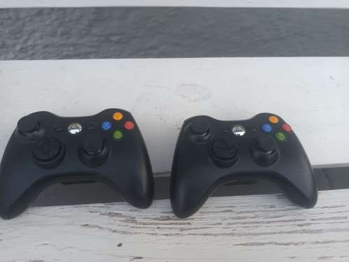 XBOX 360 Wireless Controllers