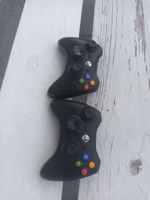 XBOX 360 Wireless Controllers