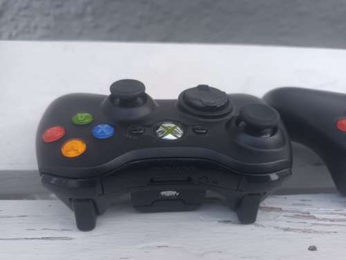 XBOX 360 Wireless Controllers