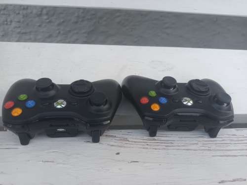XBOX 360 Wireless Controllers