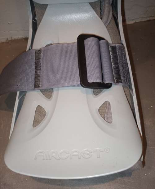 AIRCAST Softstrike Moon Boot (Large)