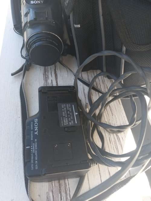 VINTAGE Sony Handycam Video 8 Tape Video Camera Sony CCD FX-270 Camcorder Black Rare