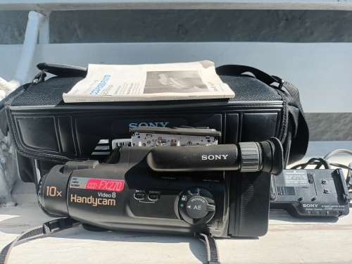 VINTAGE Sony Handycam Video 8 Tape Video Camera Sony CCD FX-270 Camcorder Black Rare