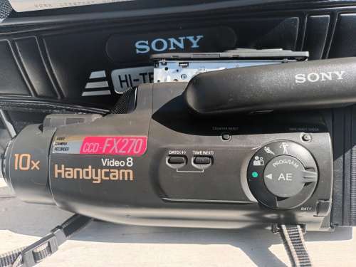 VINTAGE Sony Handycam Video 8 Tape Video Camera Sony CCD FX-270 Camcorder Black Rare