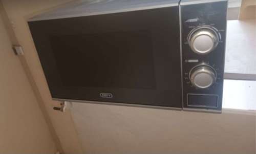 DEFY Microwave Oven 20l  Not Working (For Parts)