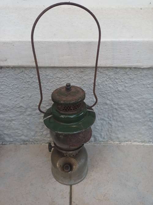 VINTAGE COLEMAN 249-299 Kerosene Lantern