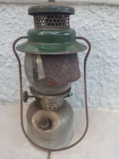 VINTAGE COLEMAN 249-299 Kerosene Lantern