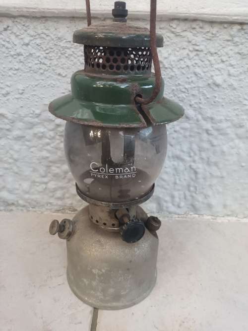VINTAGE COLEMAN 249-299 Kerosene Lantern