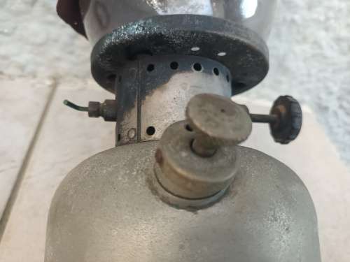 VINTAGE COLEMAN 249-299 Kerosene Lantern