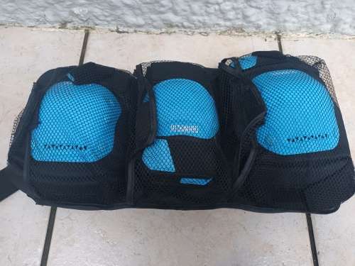 TAHWALHI 3 Piece Protective/ Safety Pads / Blue (MEDIUM)