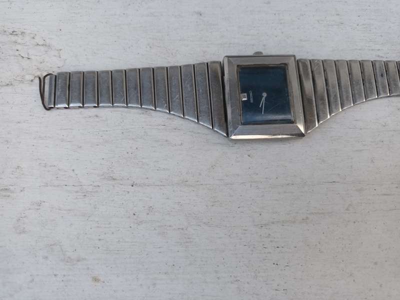 VINTAGE Rare 1975 SEIKO Asymmetrical Blue 11-4230