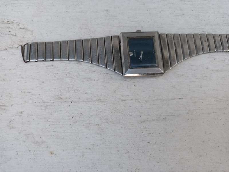 VINTAGE Rare 1975 SEIKO Asymmetrical Blue 11-4230