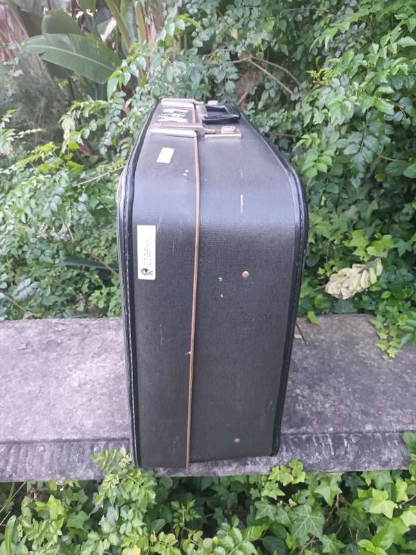 VINTAGE Cheney England Suitcase
