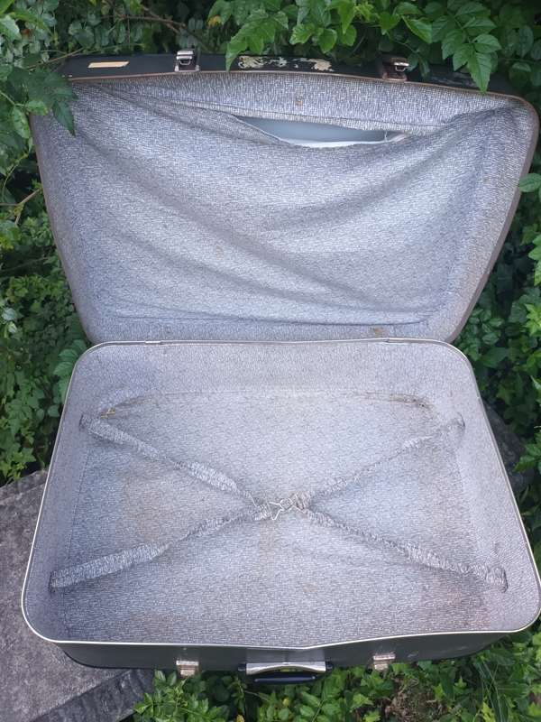VINTAGE Cheney England Suitcase