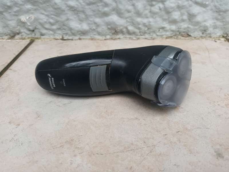 PHILIPS Norelco Cordless Electric Shaver Razor