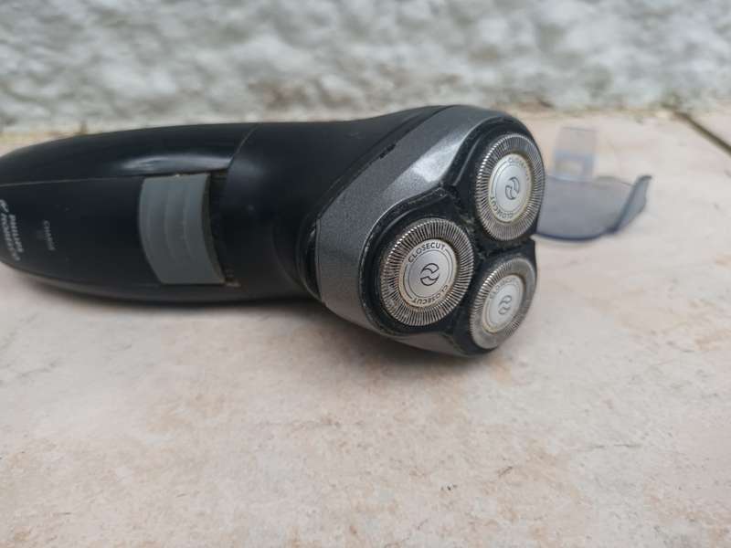 PHILIPS Norelco Cordless Electric Shaver Razor