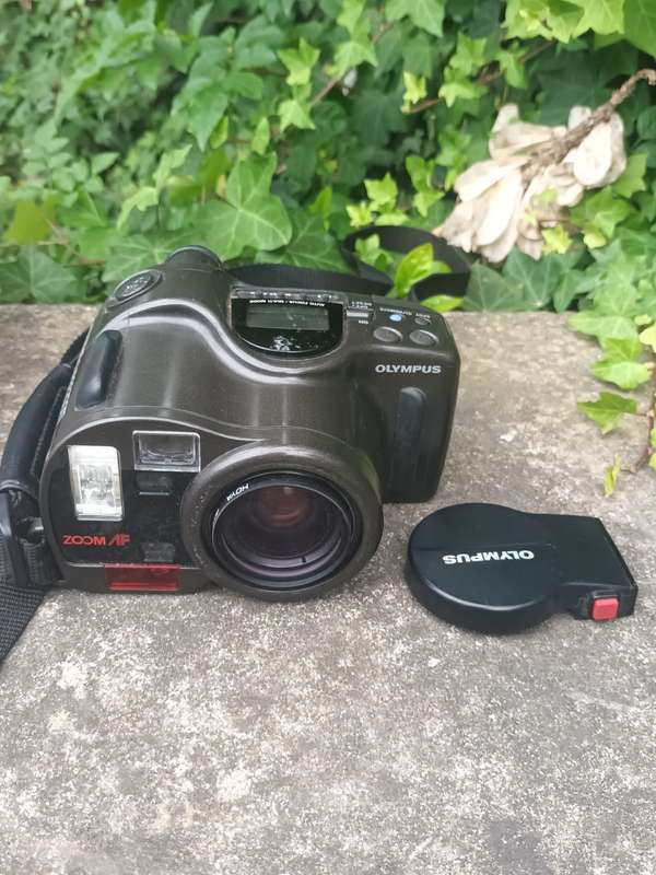 VINTAGE Olympus AZ-330 Superzoom Camera