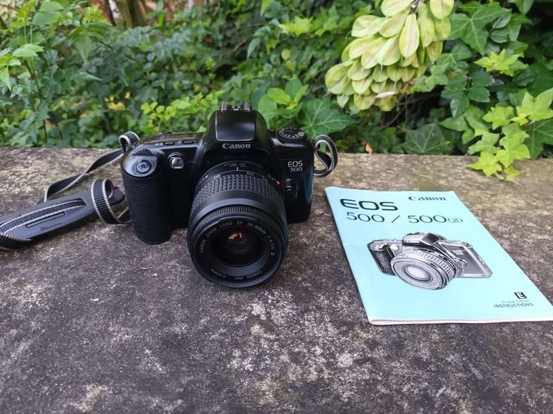 CANON EOS 500
