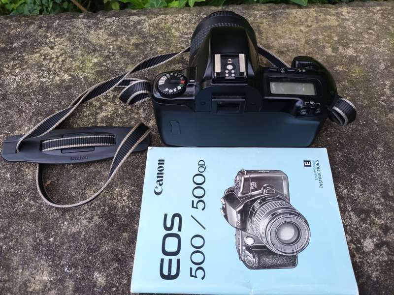 CANON EOS 500