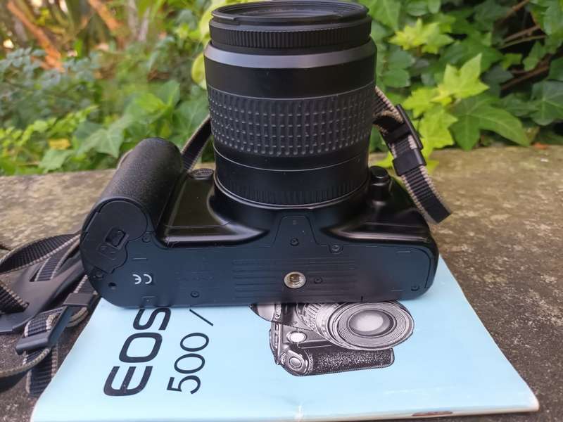 CANON EOS 500