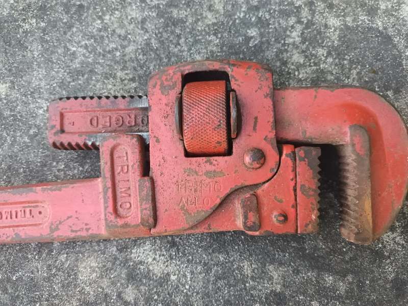 VINTAGE Trimont Mfg Co Roxbury Mass 24 Inch Trimo Pipe Wrench Made in USA