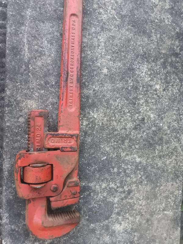 VINTAGE Trimont Mfg Co Roxbury Mass 24 Inch Trimo Pipe Wrench Made in USA