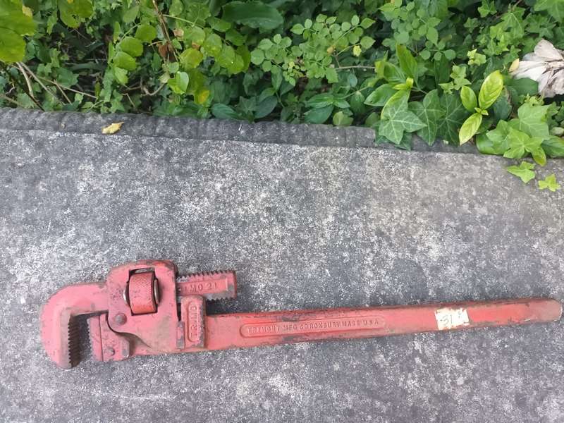 VINTAGE Trimont Mfg Co Roxbury Mass 24 Inch Trimo Pipe Wrench Made in USA