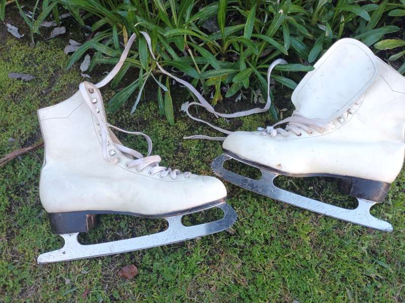 VINTAGE Adidas RIA Ice Skates Size 8 White Leather SSS Blades