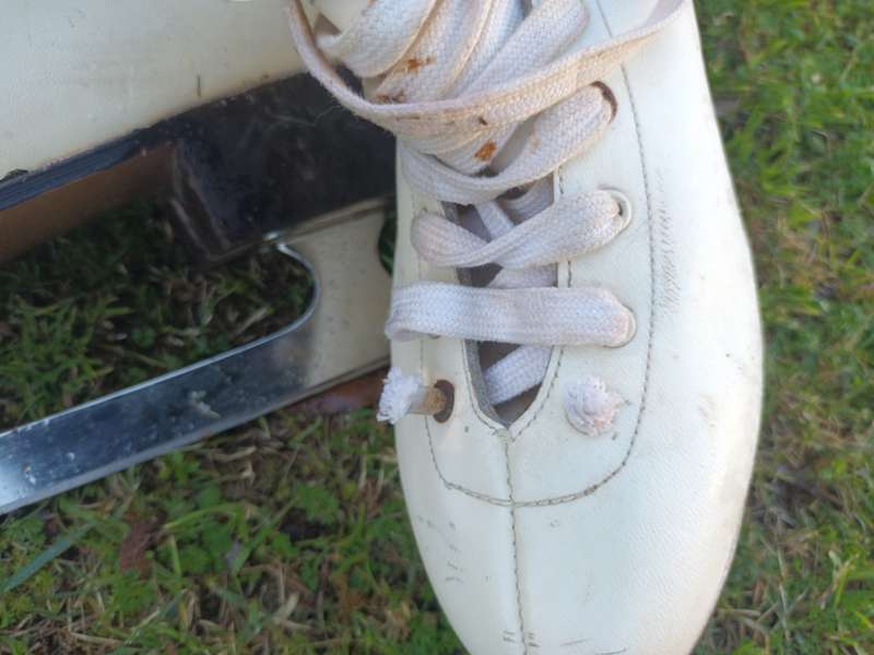 VINTAGE Adidas RIA Ice Skates Size 8 White Leather SSS Blades